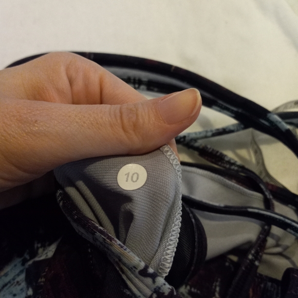lululemon splatter design bra size 10 - Picture 4 of 4